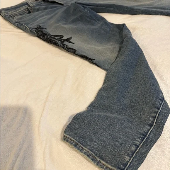 White House Black Market Women's Black Beaded Blue Skinny Straight Leg Jeans - Picture 7 of 8